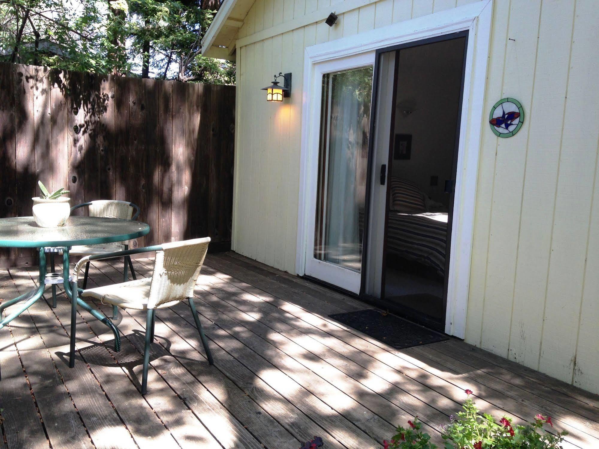 Backyard Garden Oasis Bed & Breakfast Middletown Bagian luar foto